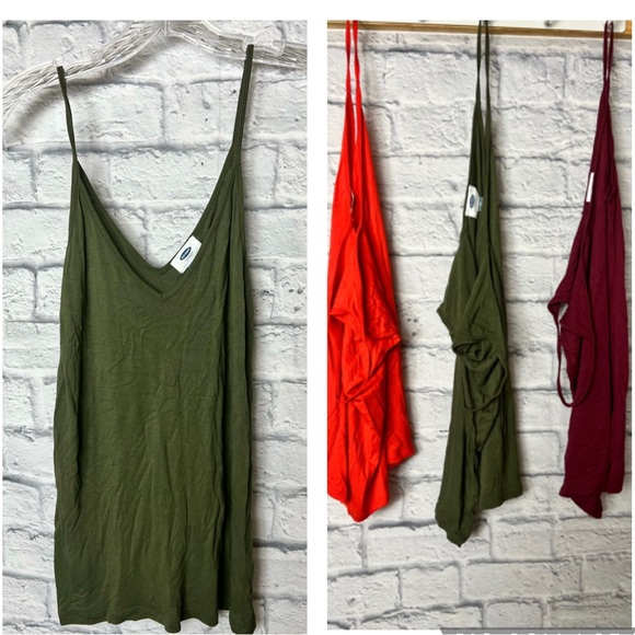 Old Navy Tops - Old Navy V Neck tank tops XS